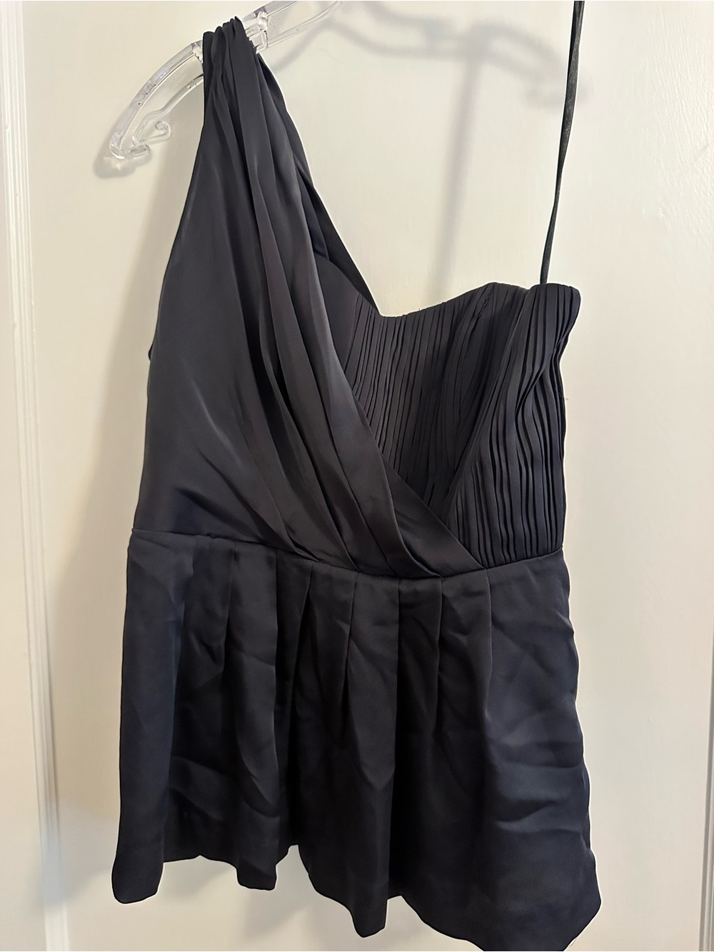 100% Silk Club Monaco Black One-Shoulder Top Navy Blue